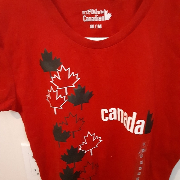 Ladies size medium Canada shirt - Picture 5 of 5